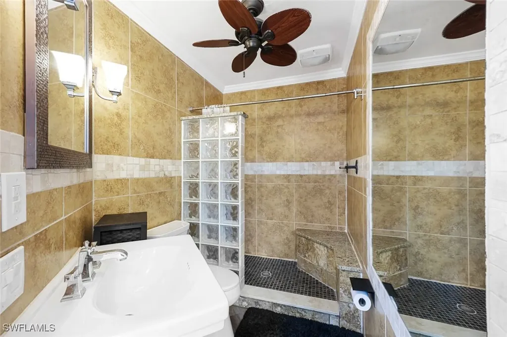 646 111th Avenue N Naples FL 34108