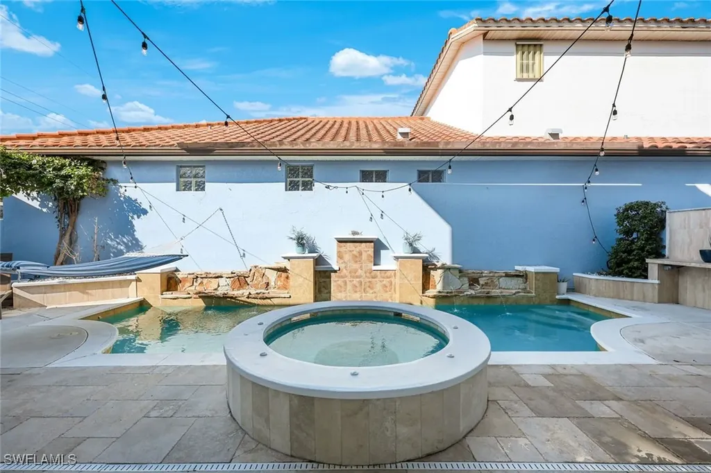 646 111th Avenue N Naples FL 34108