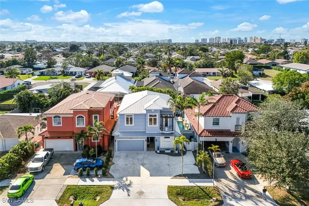 646 111th Avenue N Naples FL 34108