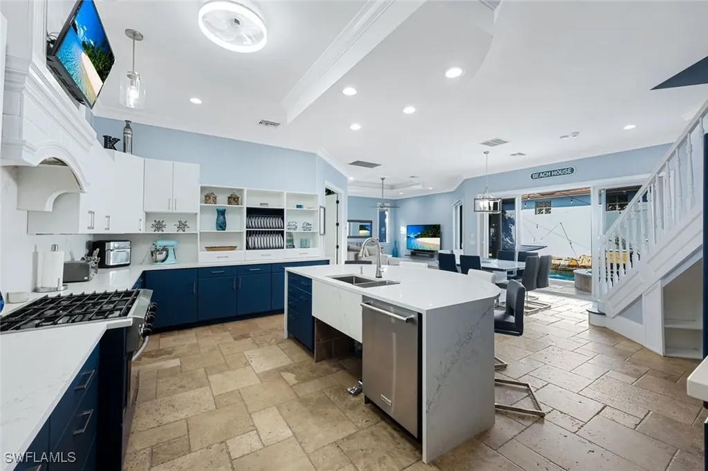 646 111th Avenue N Naples FL 34108