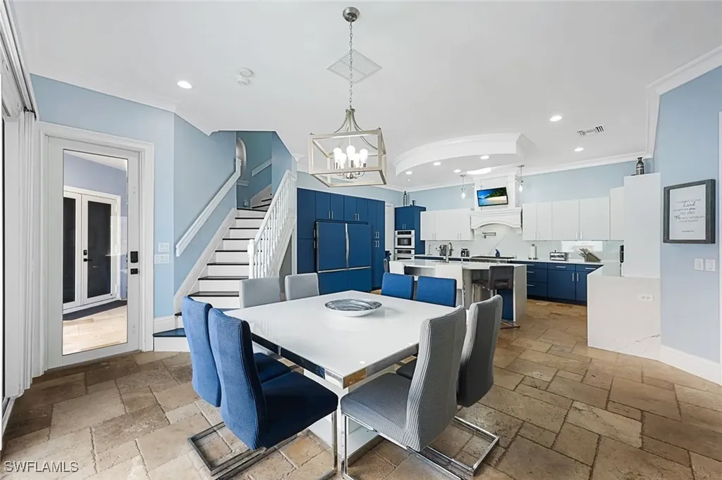 646 111th Avenue N Naples FL 34108