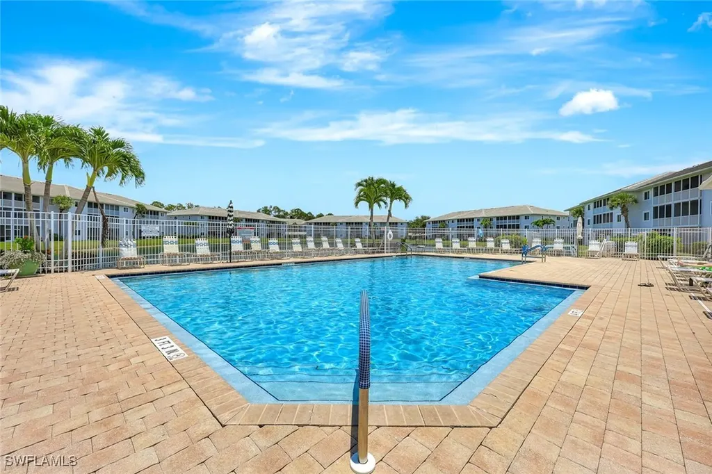 7842 Regal Heron Circle Naples FL 34104