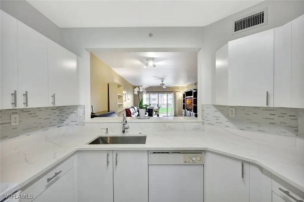 7842 Regal Heron Circle Naples FL 34104