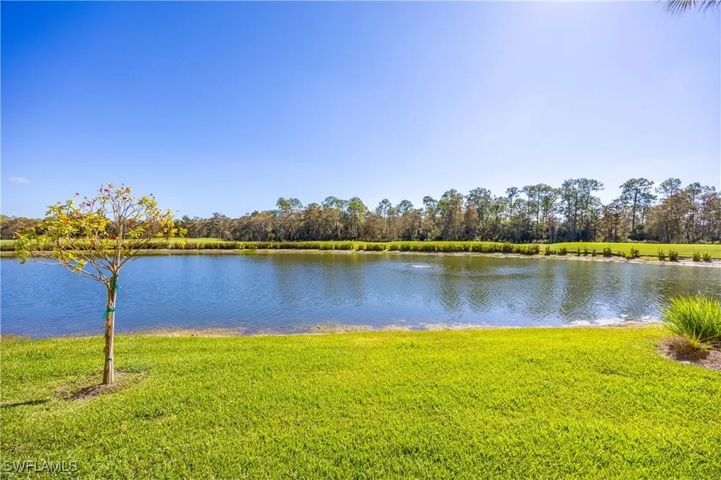 3760 Sawgrass Way Naples FL 34112