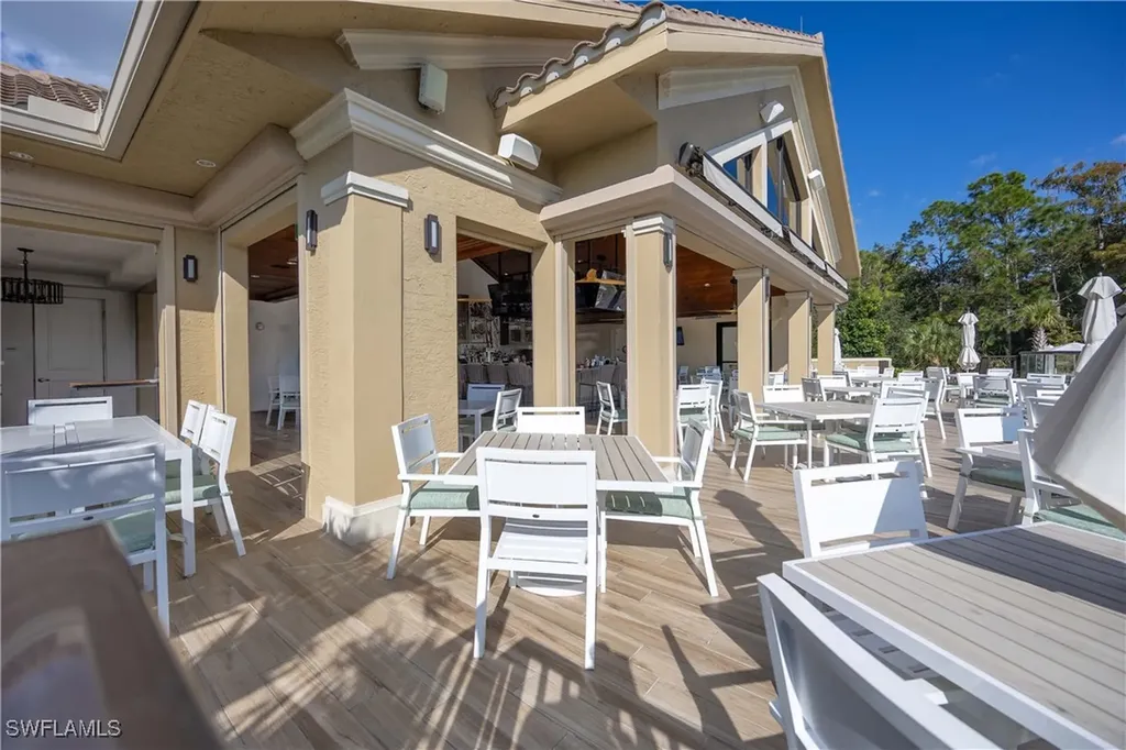 3760 Sawgrass Way Naples FL 34112
