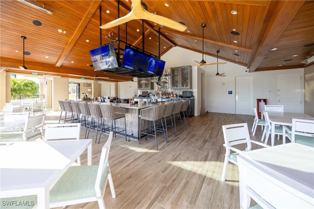 3760 Sawgrass Way Naples FL 34112