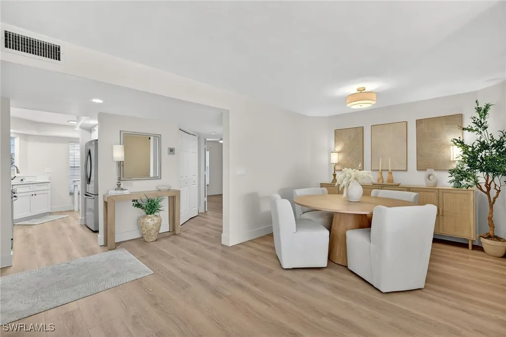 9832 Luna Circle Naples FL 34109
