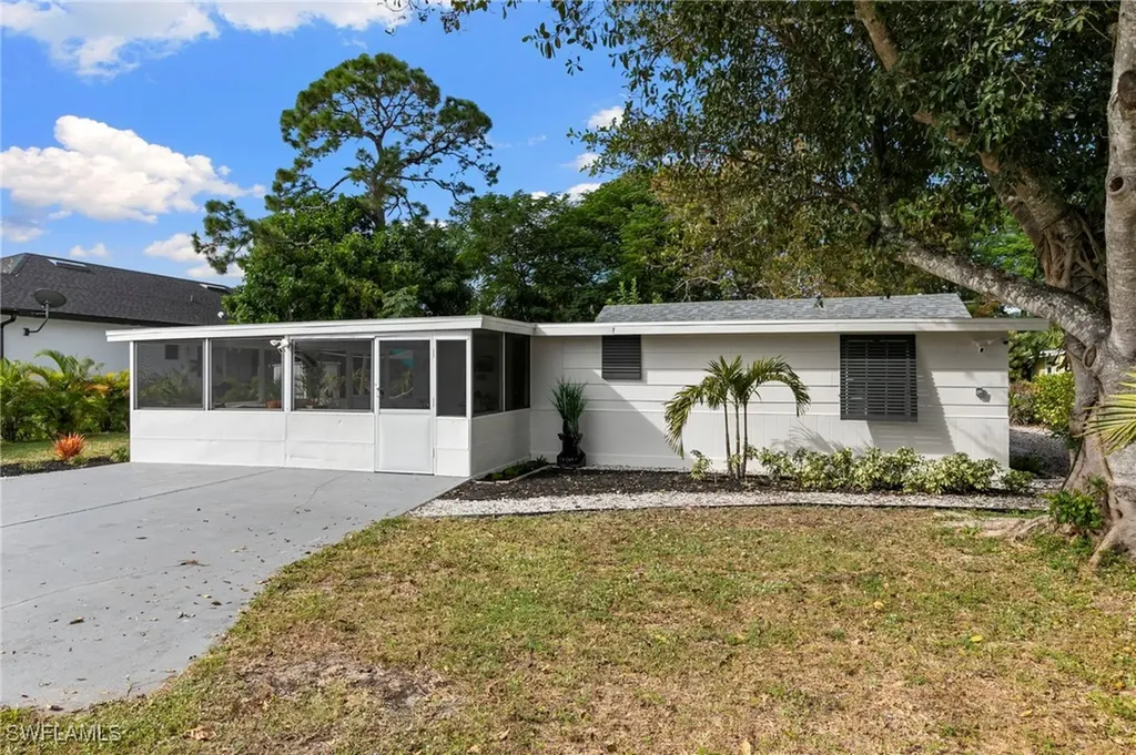 11310 Dean Street Bonita Springs FL 34135