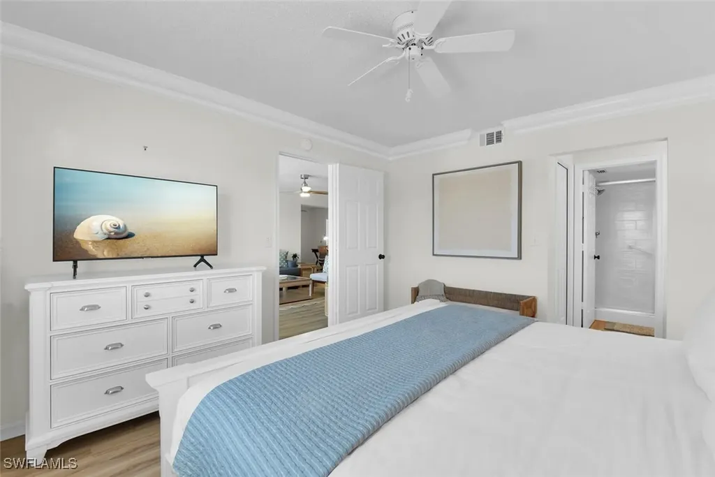 10682 Gulf Shore Drive Naples FL 34108