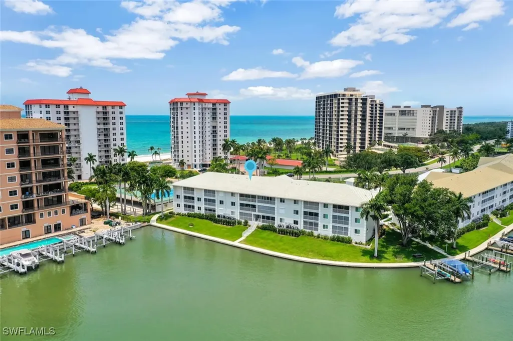 10682 Gulf Shore Drive Naples FL 34108