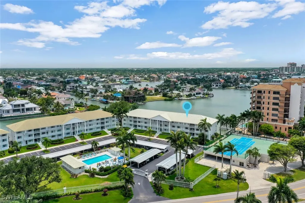 10682 Gulf Shore Drive Naples FL 34108