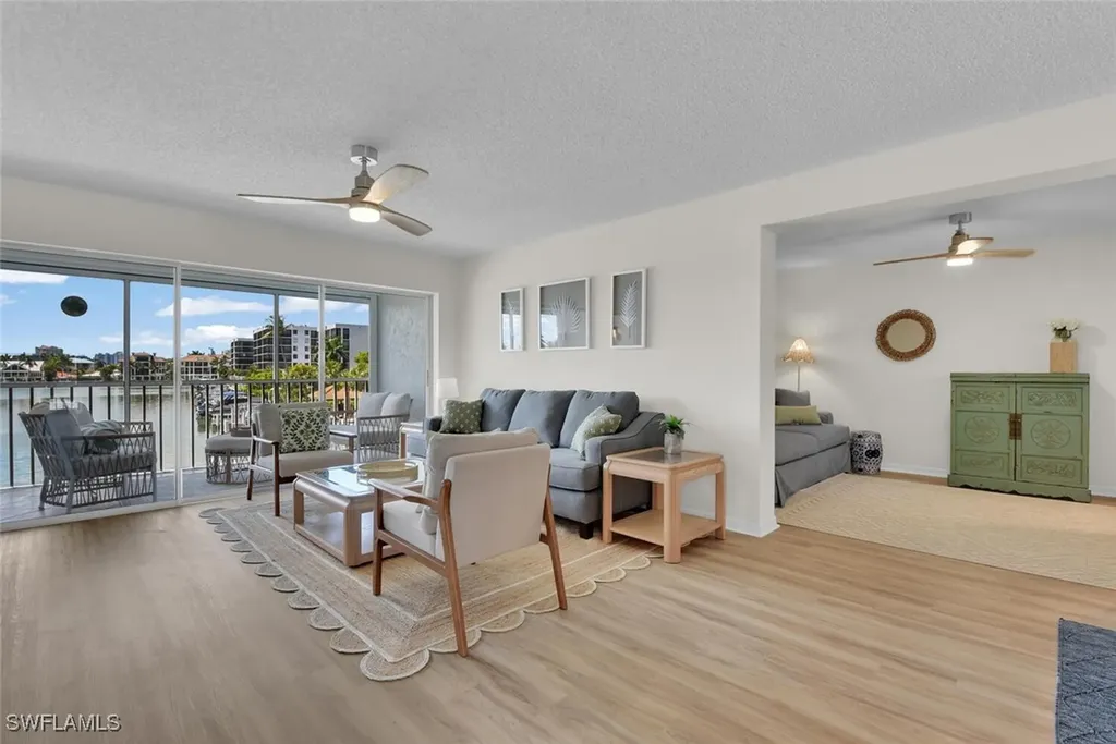 10682 Gulf Shore Drive Naples FL 34108