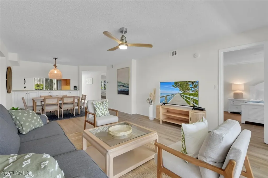 10682 Gulf Shore Drive Naples FL 34108