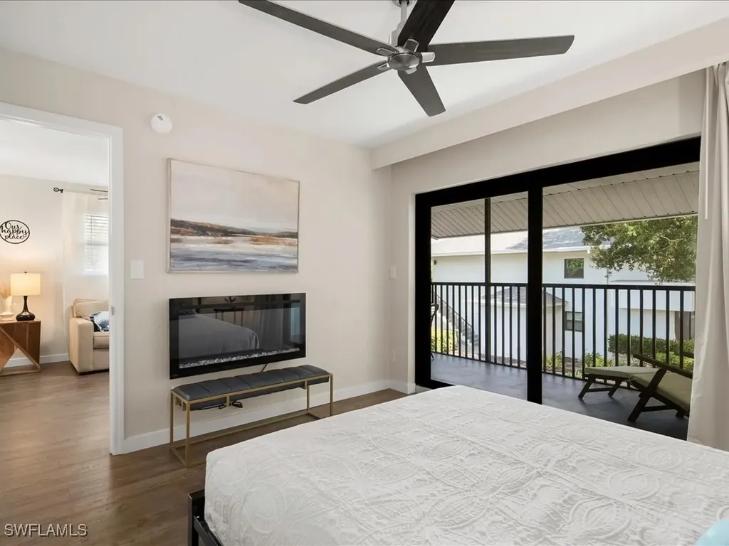 600 Neapolitan Way Naples FL 34103