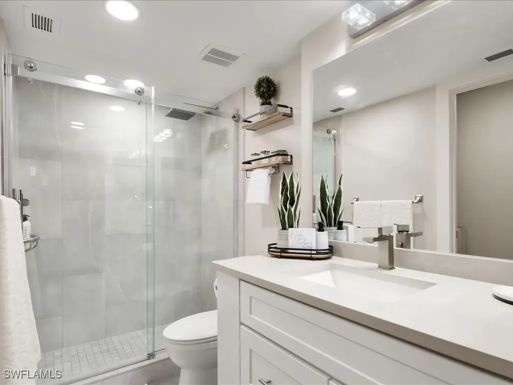 600 Neapolitan Way Naples FL 34103