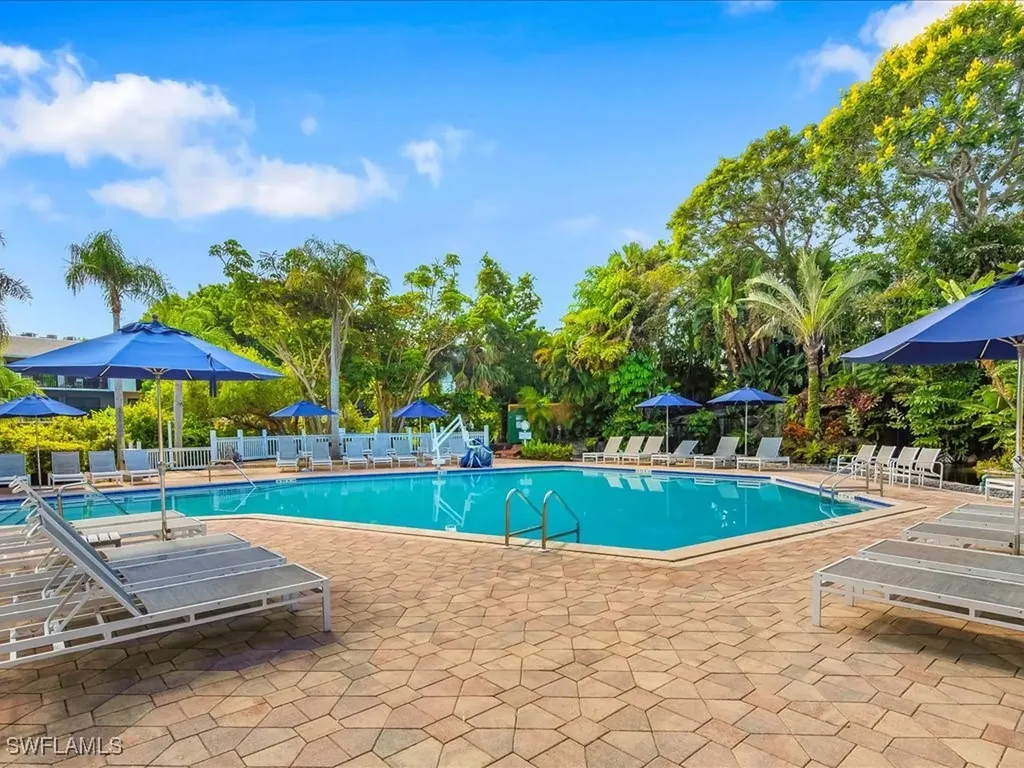 600 Neapolitan Way Naples FL 34103