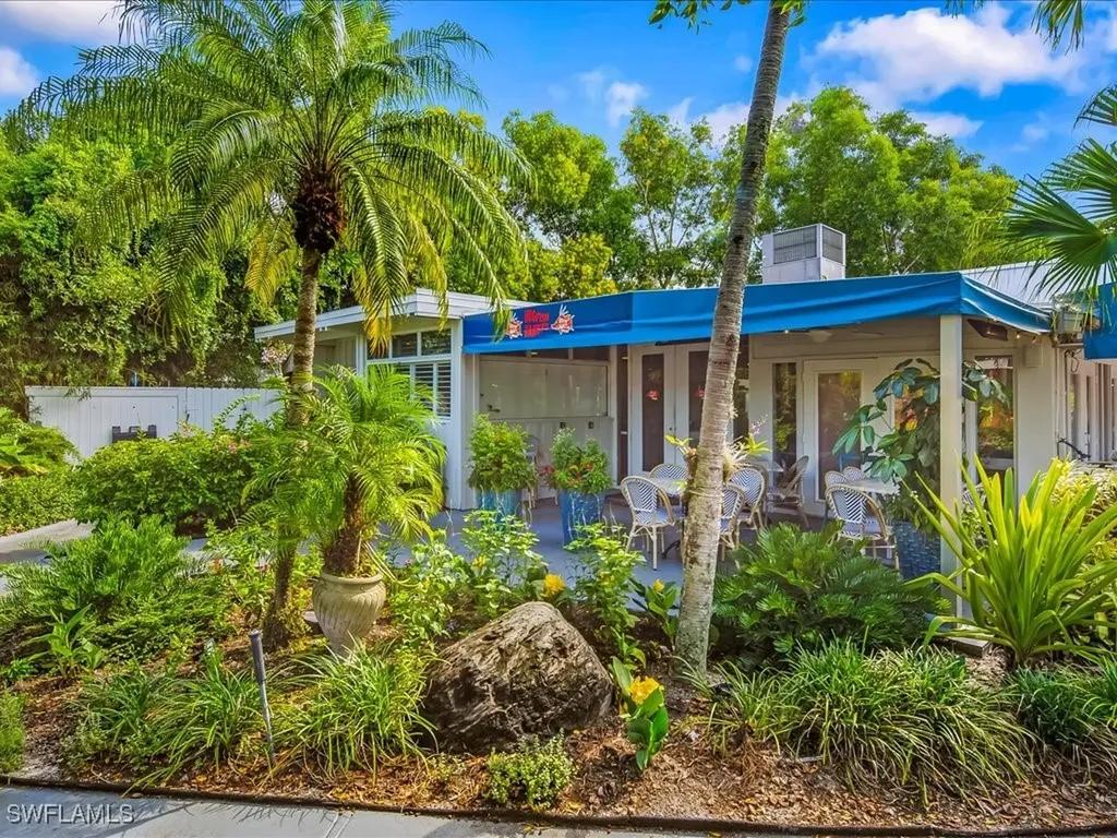 600 Neapolitan Way Naples FL 34103