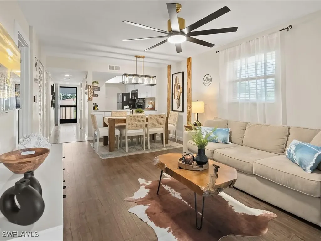 600 Neapolitan Way Naples FL 34103