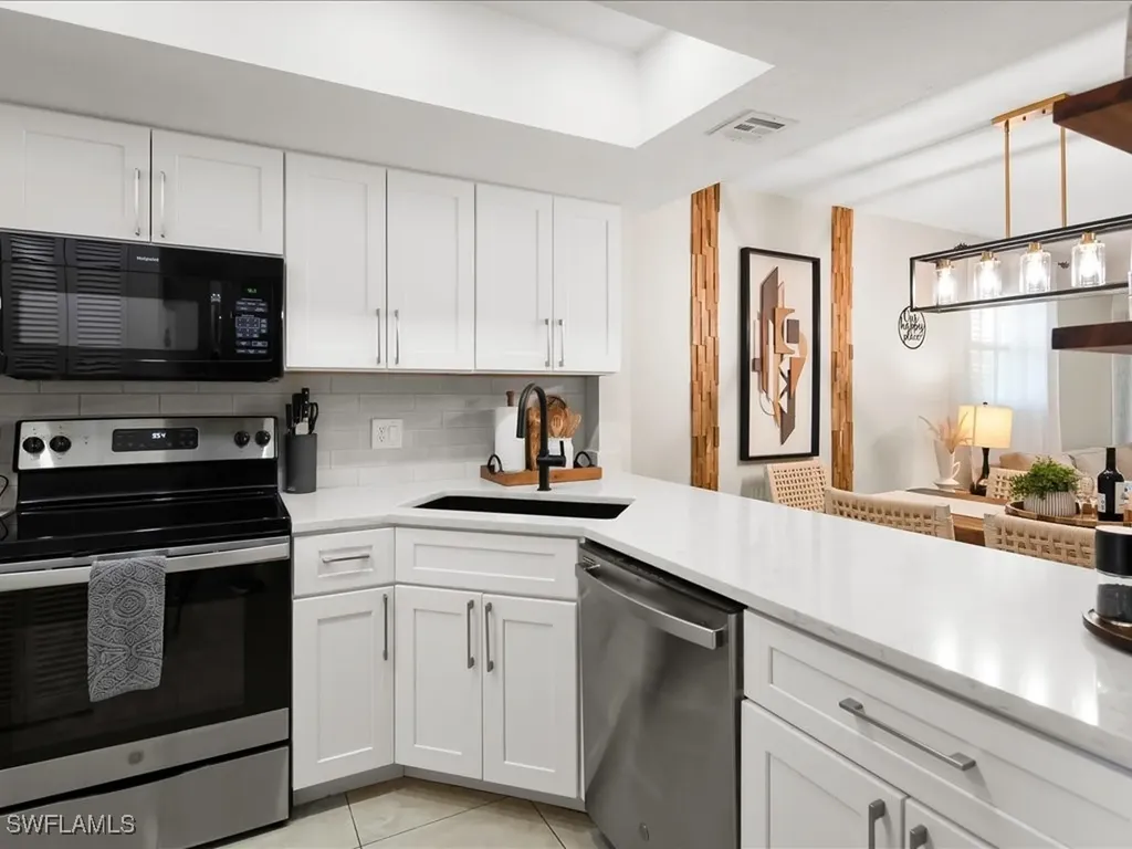 600 Neapolitan Way Naples FL 34103