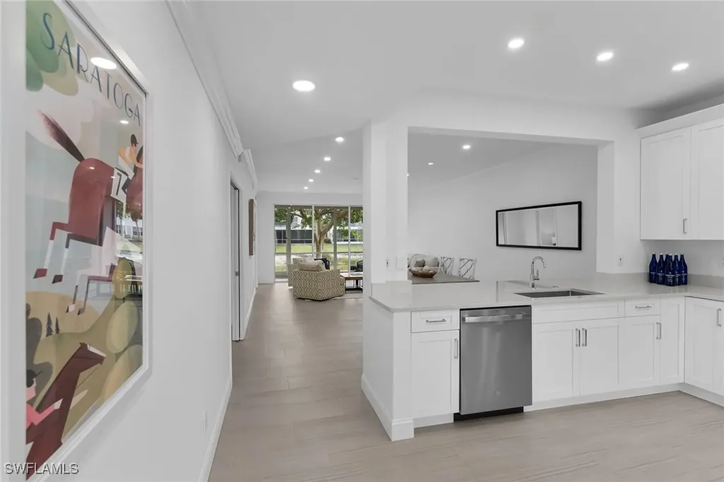 700 Saratoga Circle Naples FL 34104