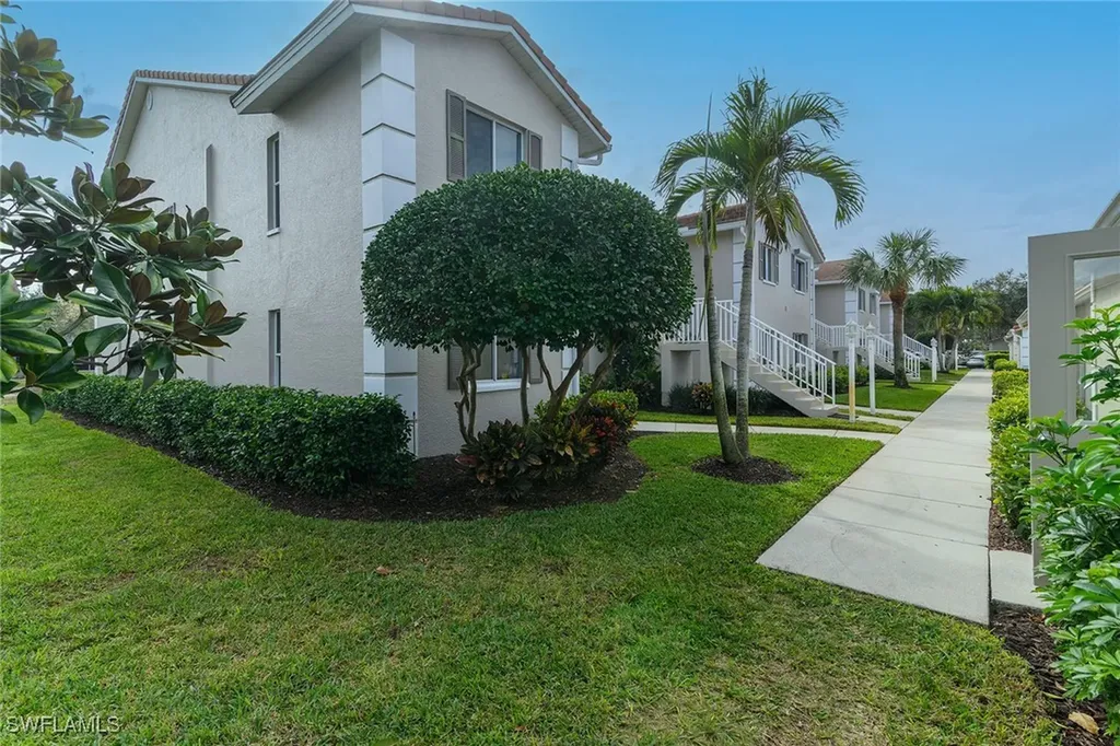 700 Saratoga Circle Naples FL 34104