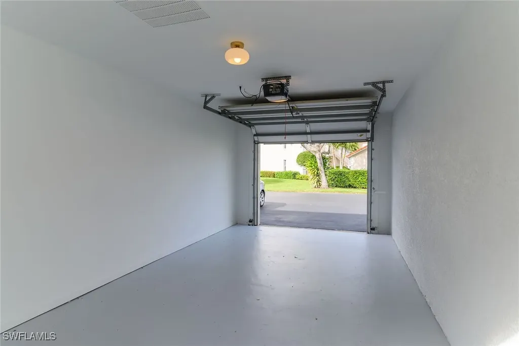 700 Saratoga Circle Naples FL 34104