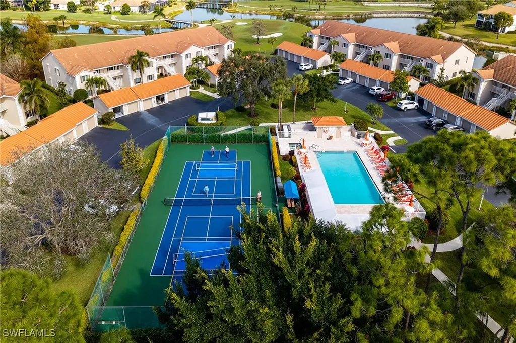 700 Saratoga Circle Naples FL 34104