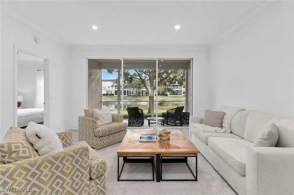 700 Saratoga Circle Naples FL 34104