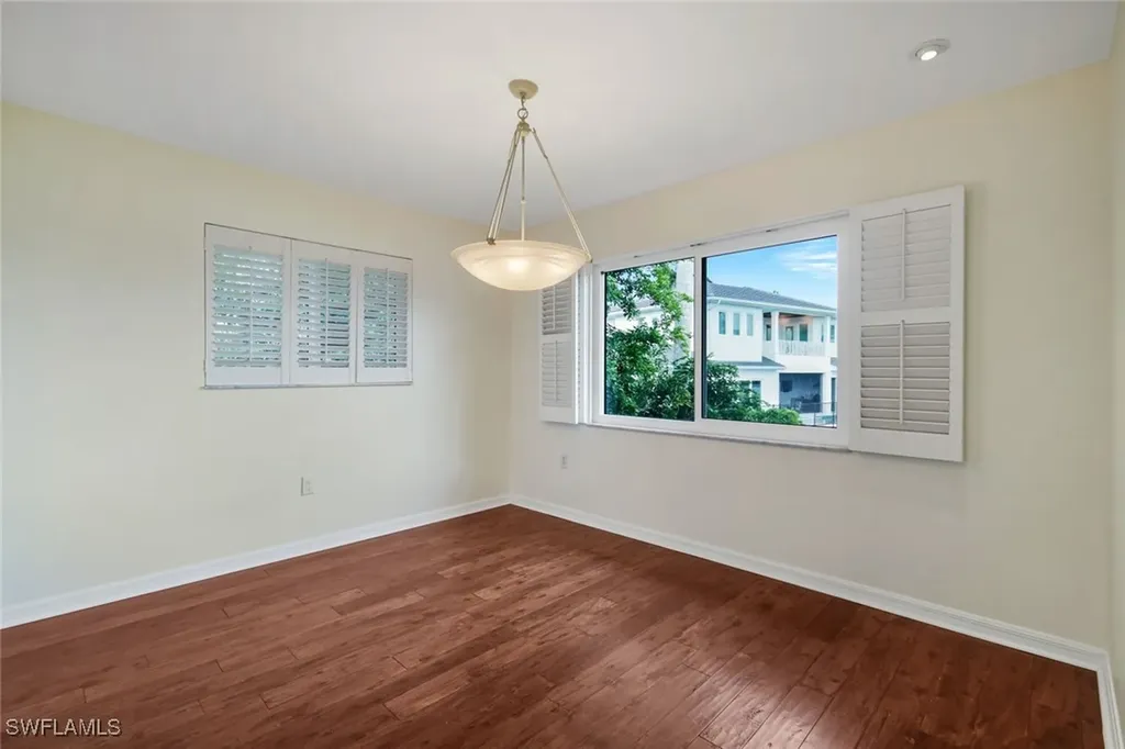 4160 Crayton Road Naples FL 34103