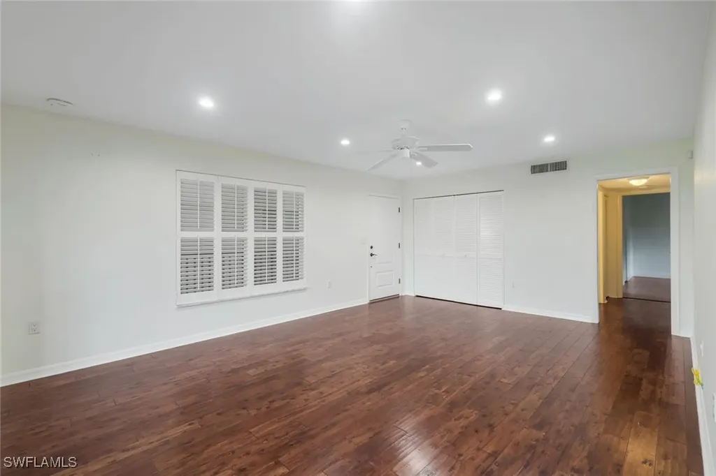 4160 Crayton Road Naples FL 34103