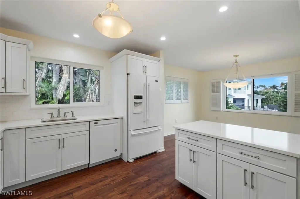 4160 Crayton Road Naples FL 34103