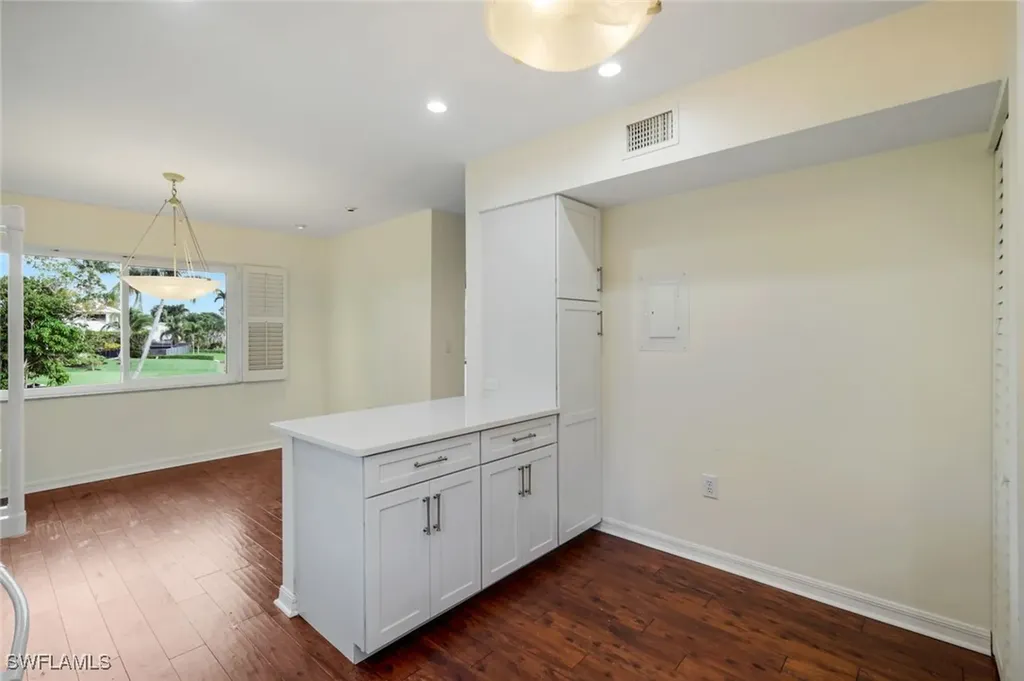 4160 Crayton Road Naples FL 34103