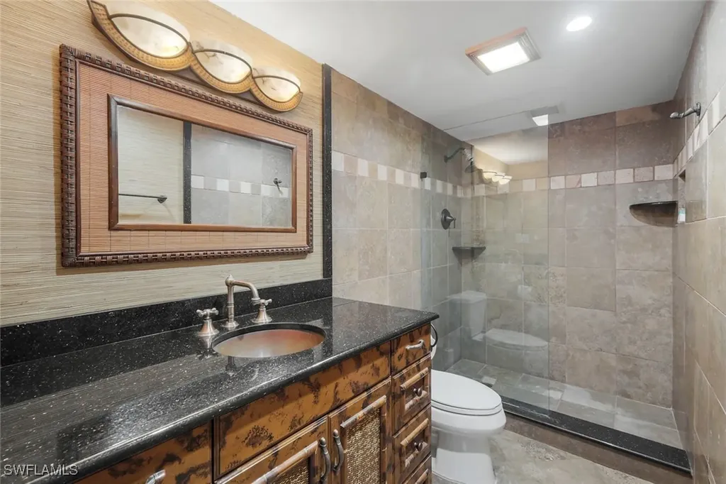 4160 Crayton Road Naples FL 34103