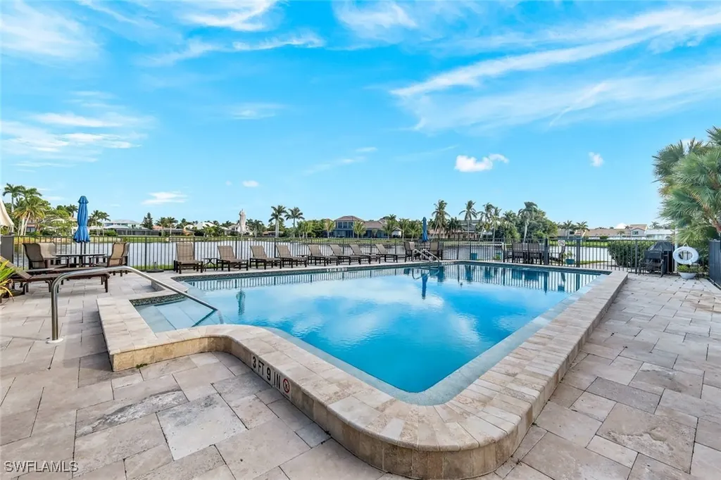 4160 Crayton Road Naples FL 34103