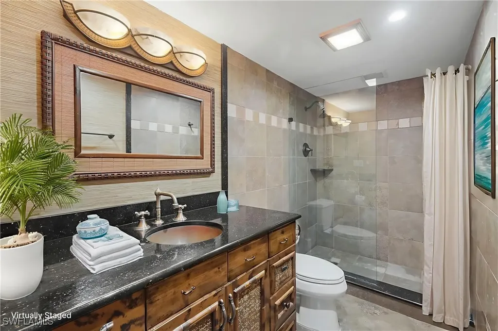 4160 Crayton Road Naples FL 34103