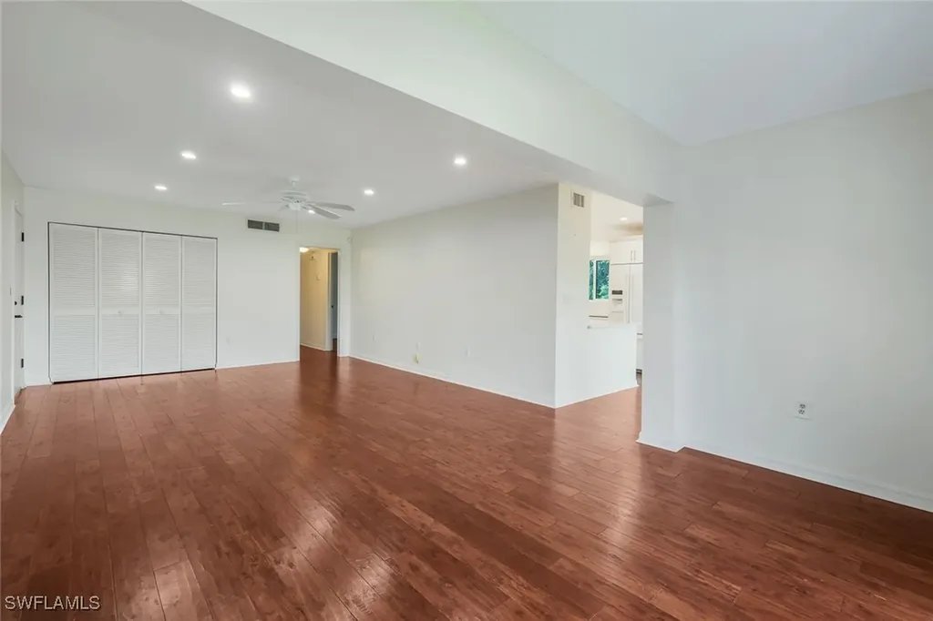 4160 Crayton Road Naples FL 34103