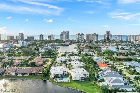 4160 Crayton Road Naples FL 34103