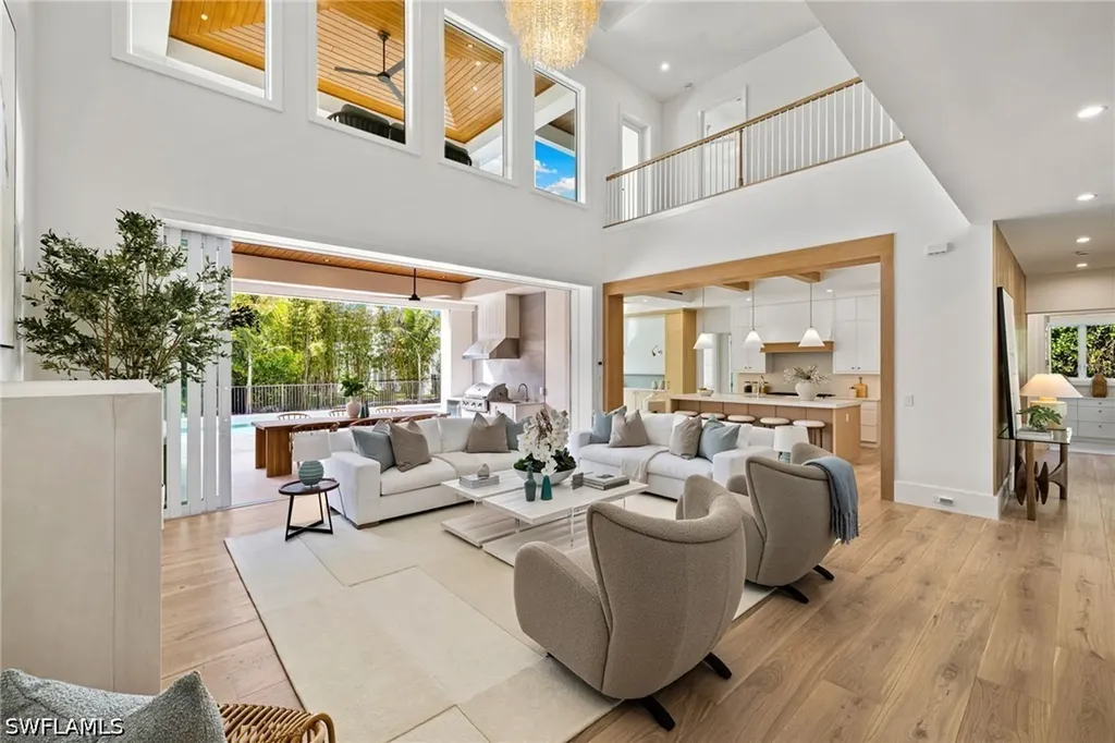 1985 Crayton Road Naples FL 34102