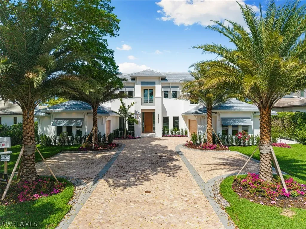 1985 Crayton Road Naples FL 34102