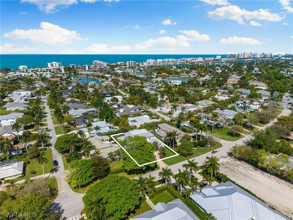 1985 Crayton Road Naples FL 34102