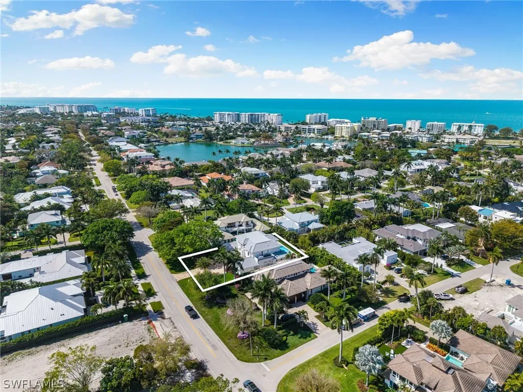 1985 Crayton Road Naples FL 34102