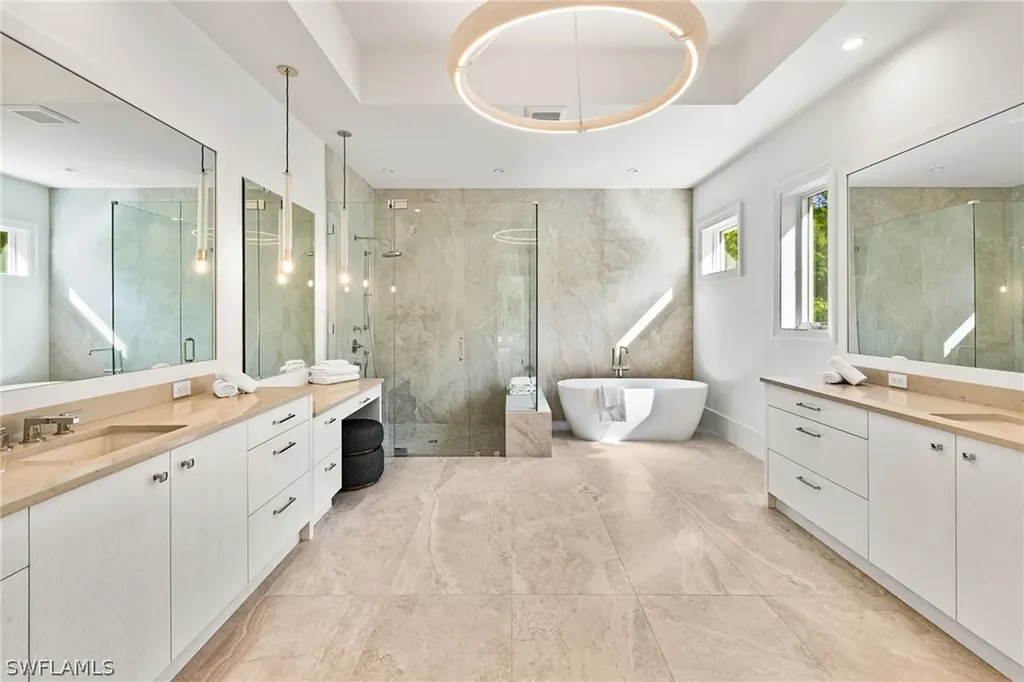 1985 Crayton Road Naples FL 34102