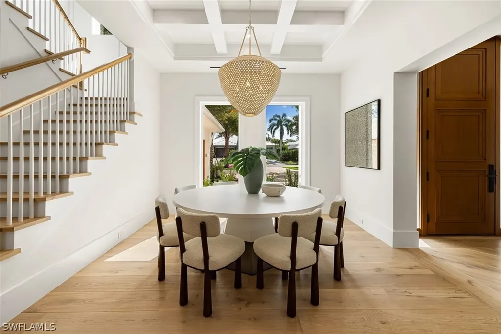 1985 Crayton Road Naples FL 34102