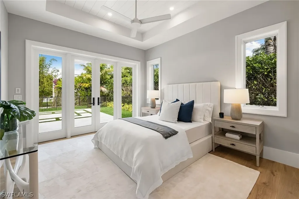 1985 Crayton Road Naples FL 34102