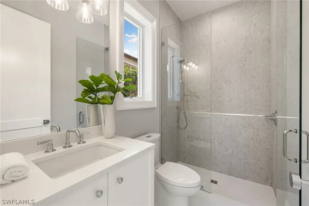 1985 Crayton Road Naples FL 34102