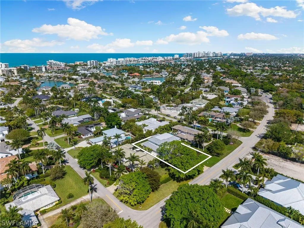 1985 Crayton Road Naples FL 34102