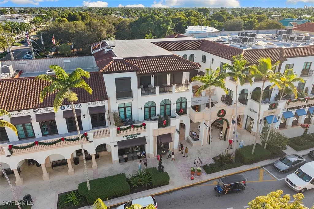 Naples FL, 780 5TH Avenue S, Unit 13