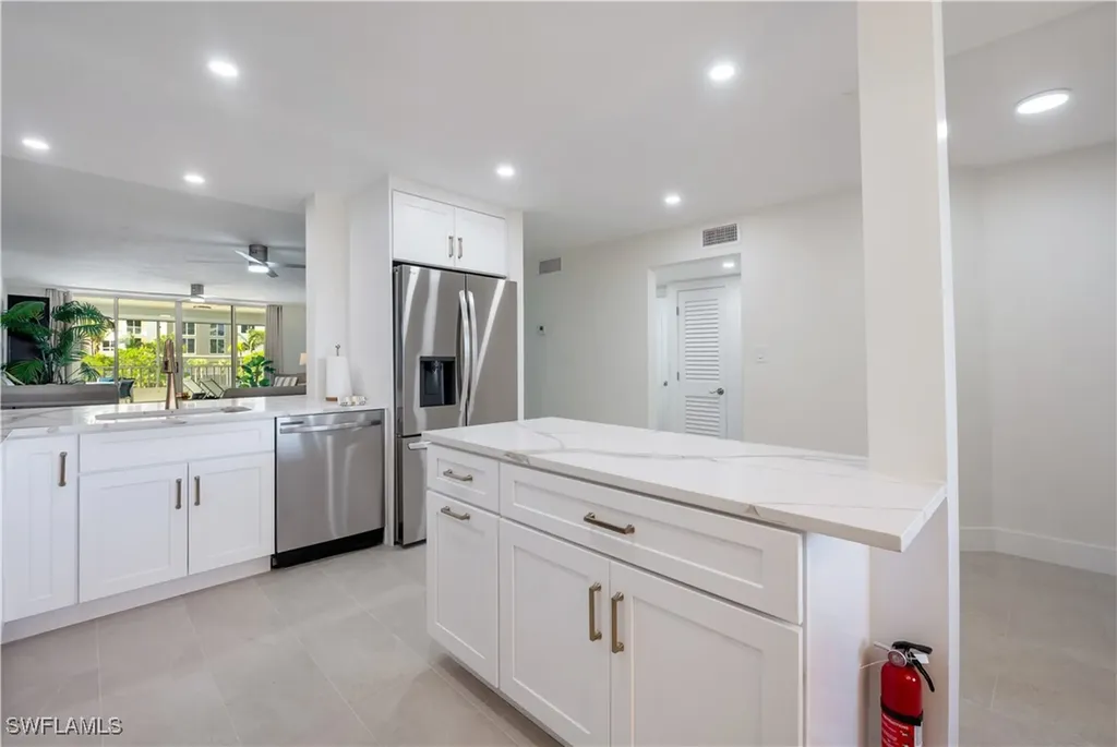 11118 Gulfshore Naples FL 34108