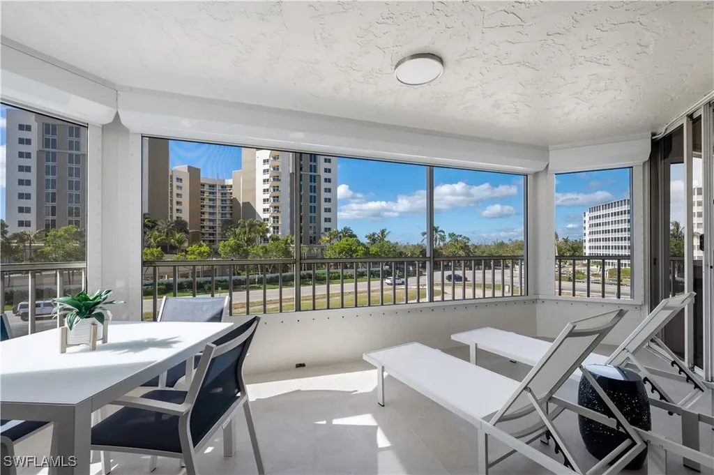 11118 Gulfshore Naples FL 34108