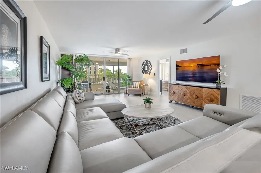 11118 Gulfshore Naples FL 34108